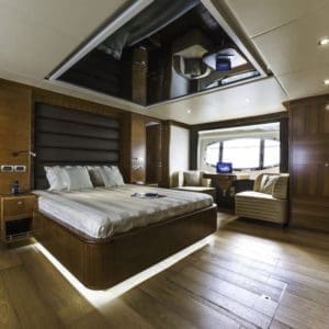 hire luxury boat dubai