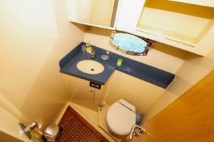 95 feet yacht for rent in dubai