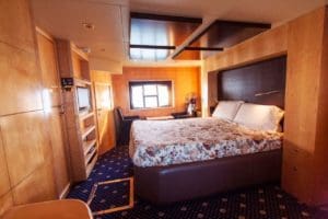 book a luxury yacht dubai