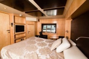 private boat hire dubai