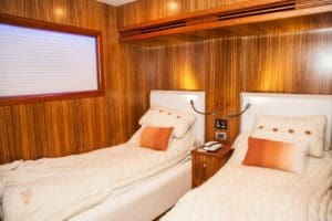 yacht rental companies dubai