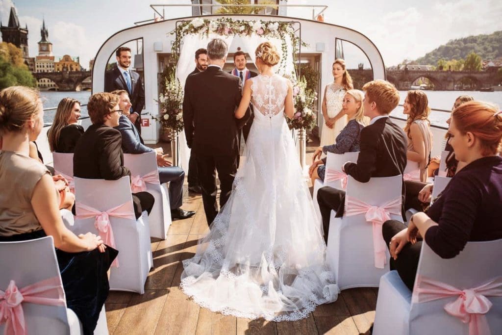 YACHT FOR WEDDING AND ANNIVERSARY