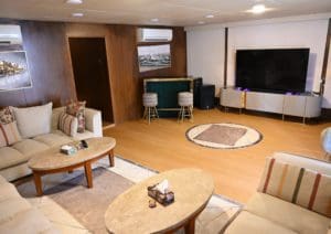 ONE NIGHT BROUCHERE 100FT yacht