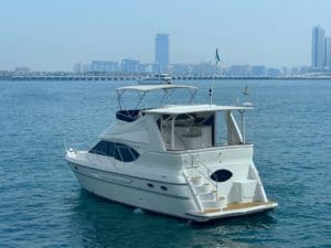 Budget yacht rental in Dubai