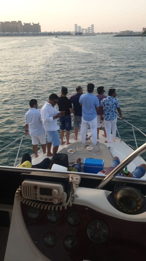 yacht rental trip Dubai images