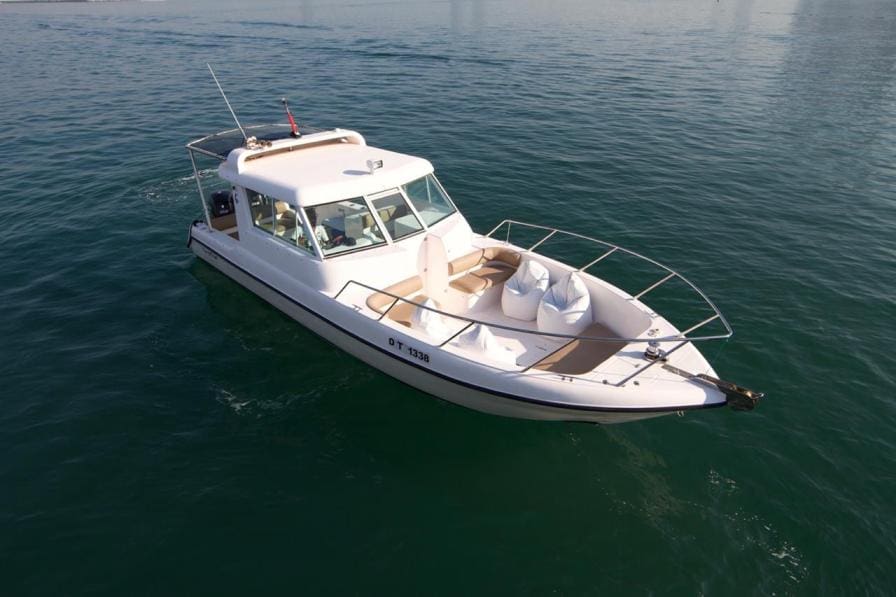 35ft Sightseeing boat rental Dubai