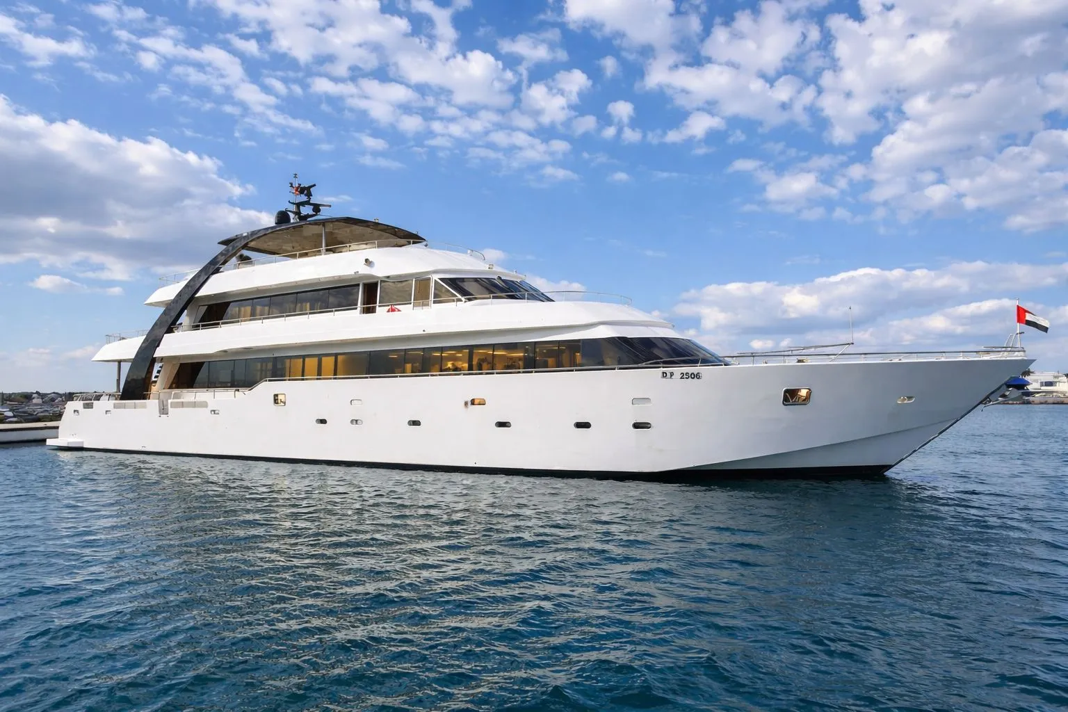 140ft charter yacht in Dubai Marina