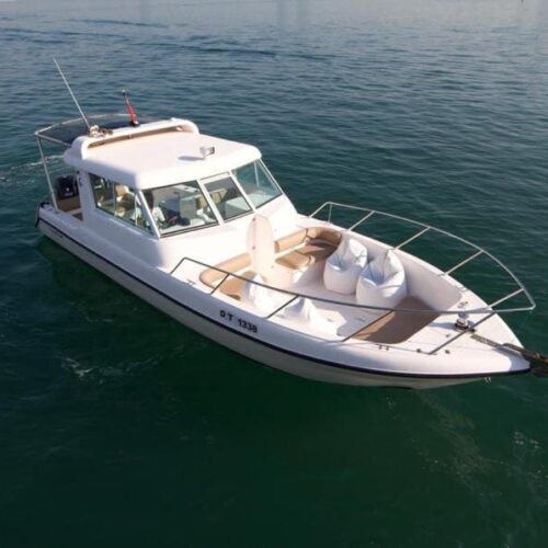 35ft Sightseeing boat rental Dubai