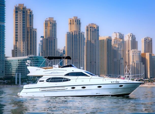 52 feet yacht for rental in Dubai