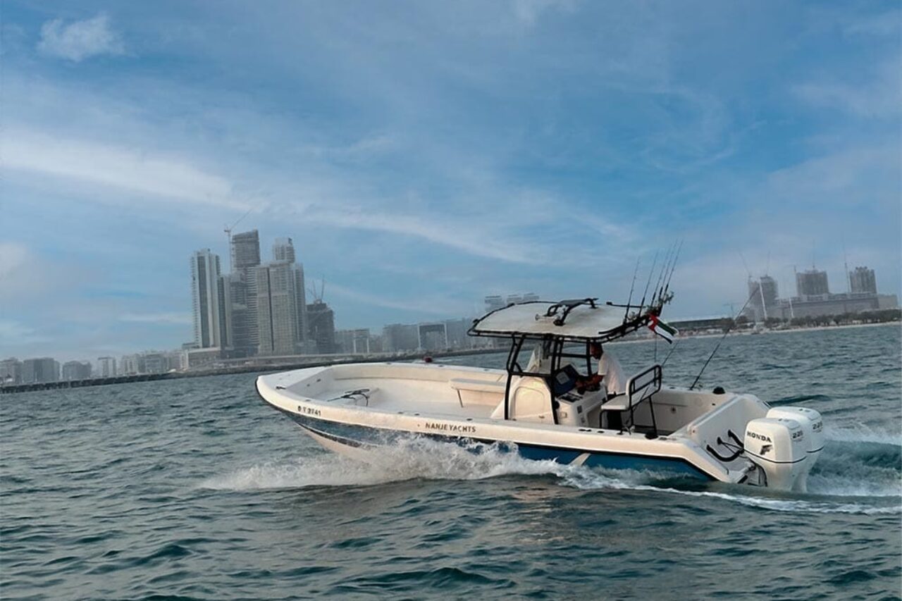 Boat Rental in Dubai Marina for fishing