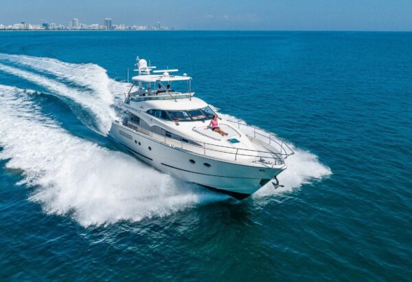 75 ft yacht for rental in Dubai marina