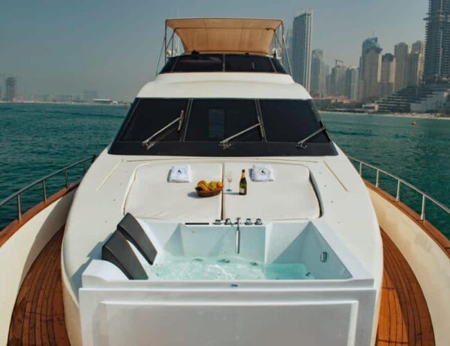 yacht hire dubai