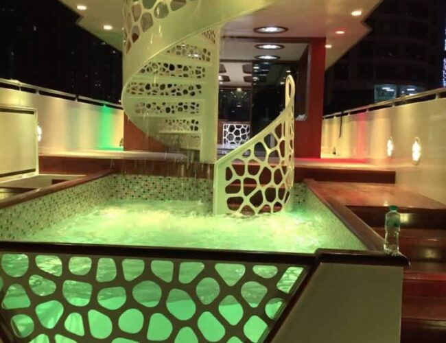 70 feet yacht for rent in dubai