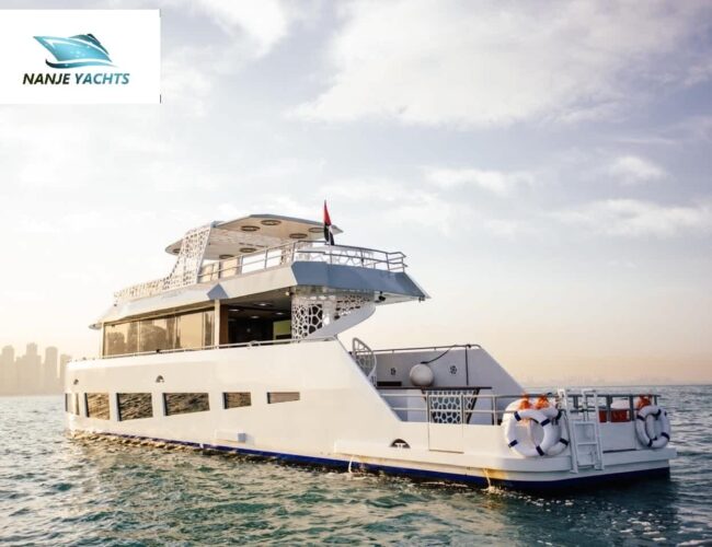 140 feet yacht for rent in dubai