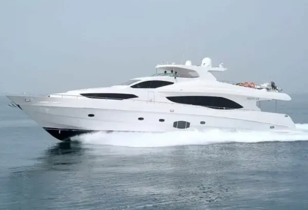 101-Feet Majesty Yacht/Baot Rental Dubai 101-Feet Majesty Yacht/Baot Rental Dubai