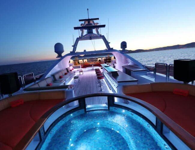 luxury yacht dubai