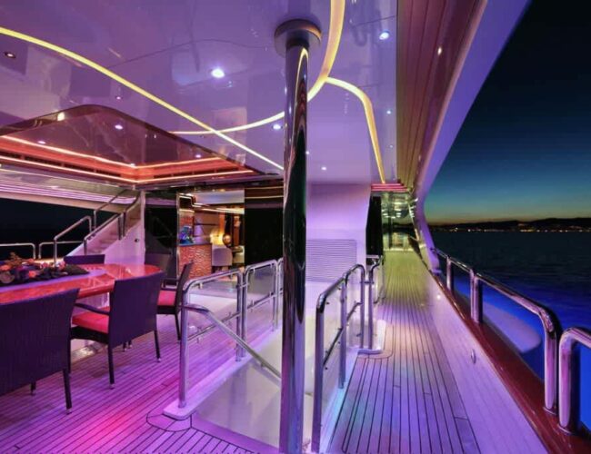 rental yacht dubai