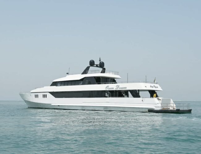 Yacht rental dubai marina