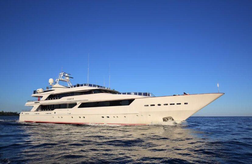 book luxury yacht Dubai