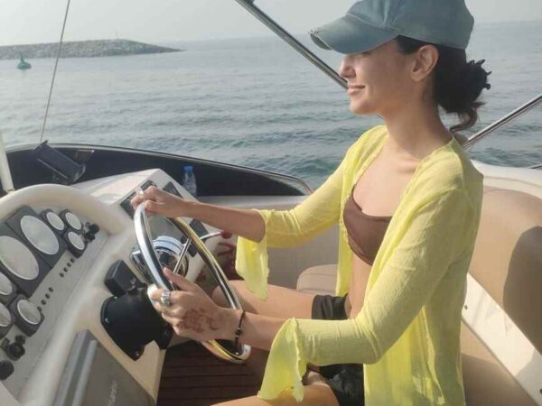 Luxury yacht rental image Jan 2025