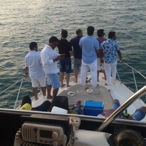 yacht rental trip Dubai images